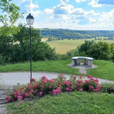 Maison Dans La Magnifique Village De *