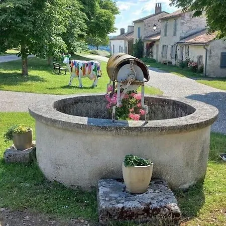 Maison Dans La Magnifique Village De Montjoi