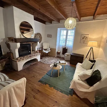 Maison Dans La Magnifique Village De