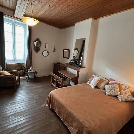 Maison Dans La Magnifique Village De בית נופש *