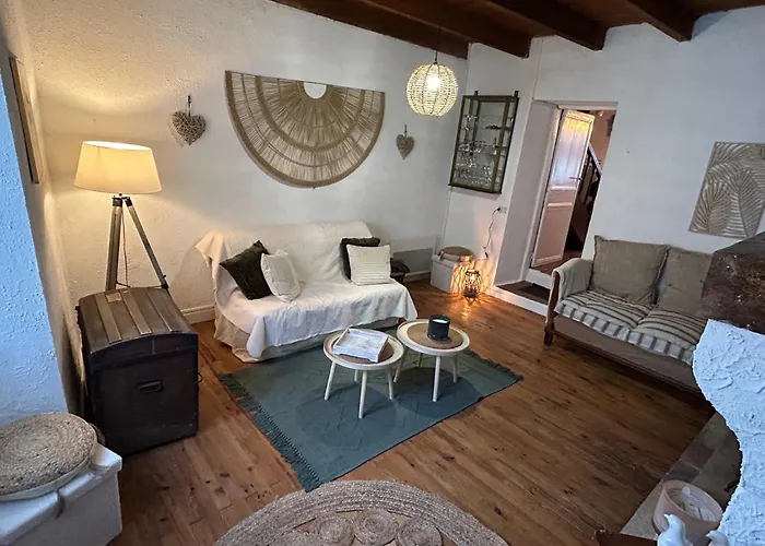 Maison Dans La Magnifique Village De Дом отдыха Montjoi